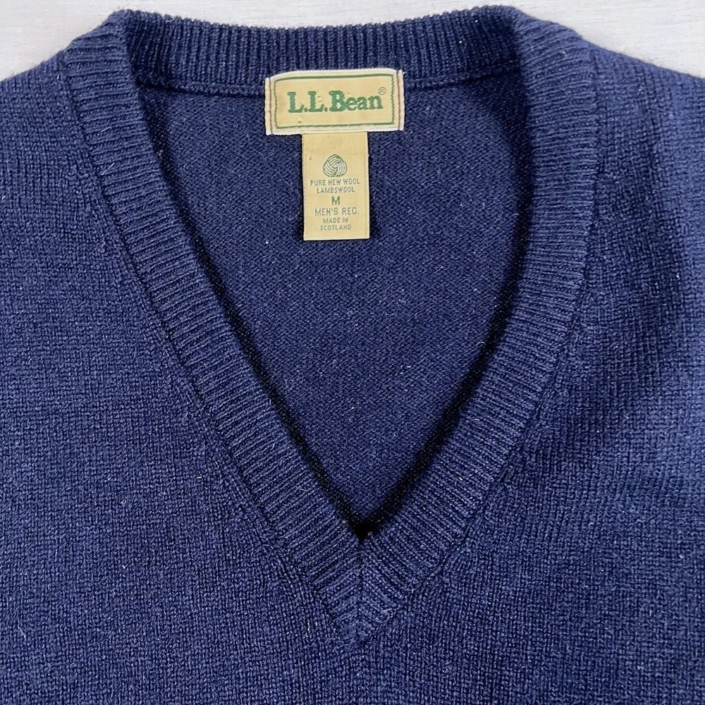LL Bean Lambswool V Neck Vest Mens Medium Navy Made in Scotland Preppy Vintage